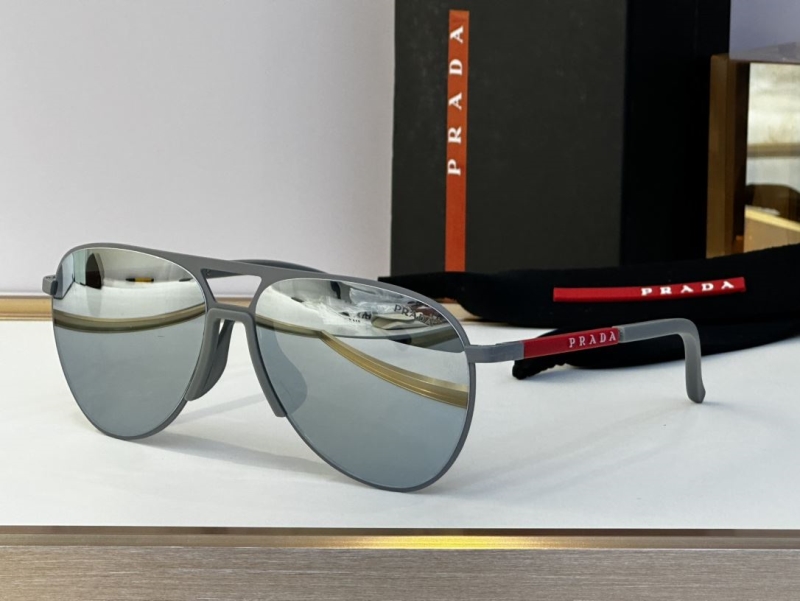 RAY BAN